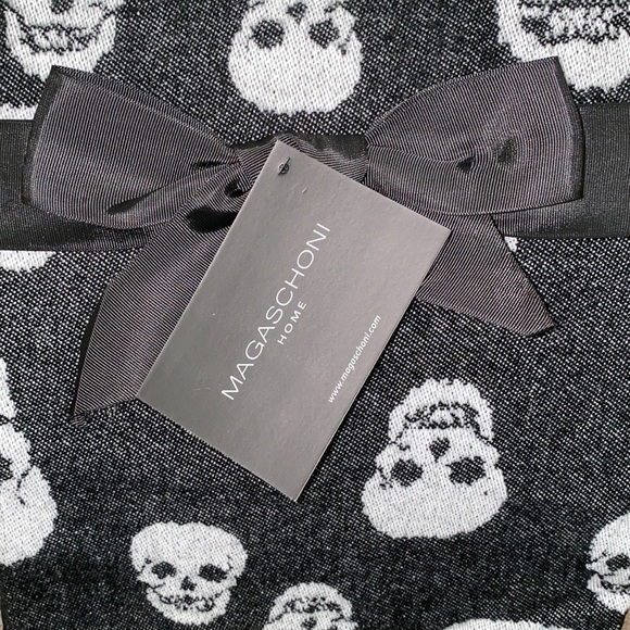 NWT Magaschoni Skull Throw 50x60” - Picture 3 of 4
